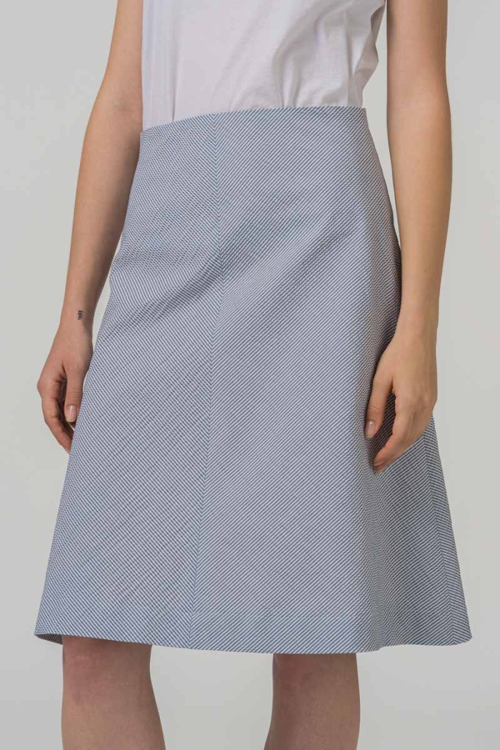Varteks - Suknja A kroja s plavim prugicama