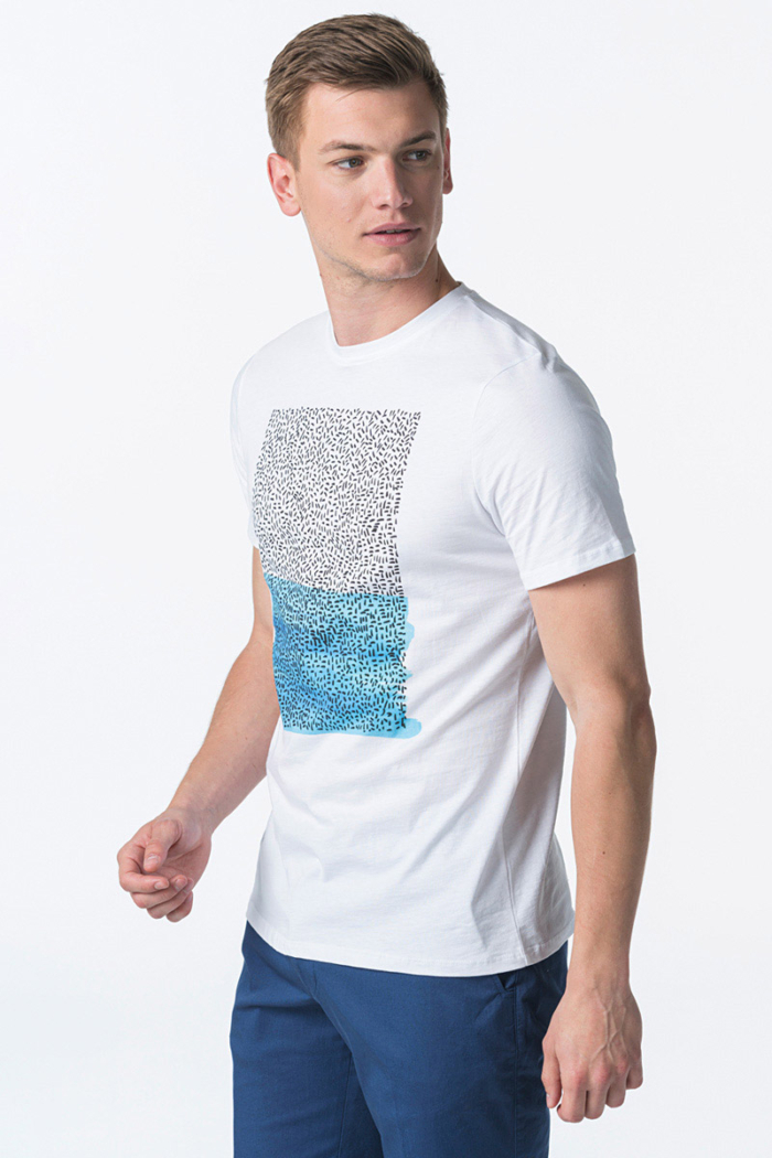 White T-shirt with a striking print